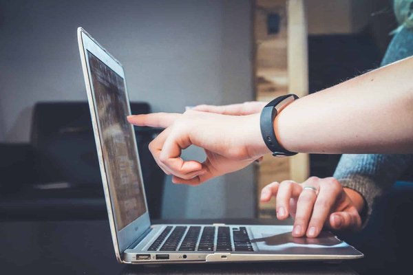 Que choisir entre une agence de conception de site web et un designer à Lille ?